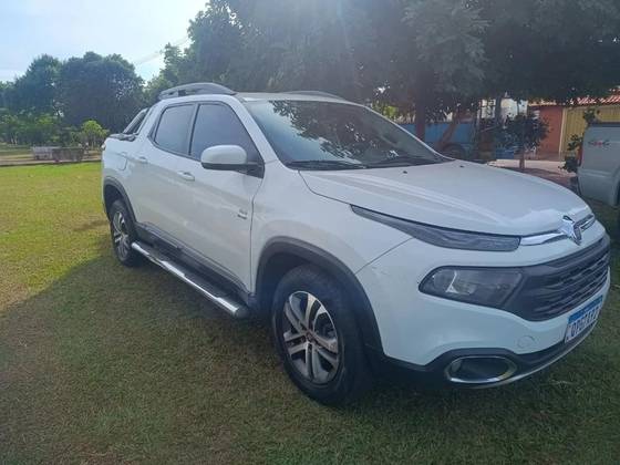 FIAT TORO 2.0 16V TURBO DIESEL FREEDOM 4WD AT9 FIAT TORO 2.0 16V TURBO DIESEL FREEDOM 4WD AT9